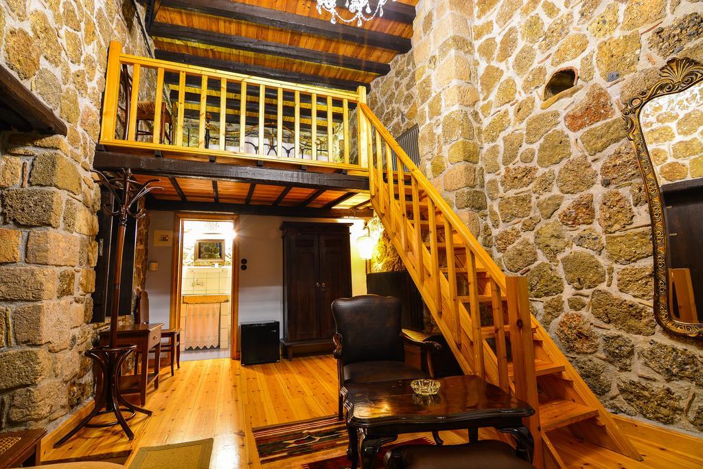 Varnevo Guesthouse Ano Trikala Eksteriør billede