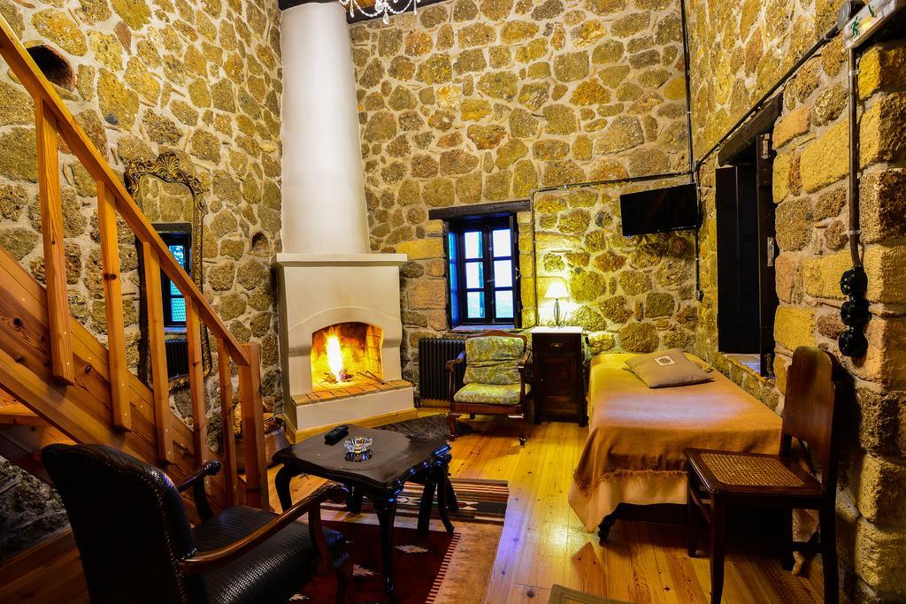 Varnevo Guesthouse Ano Trikala Eksteriør billede