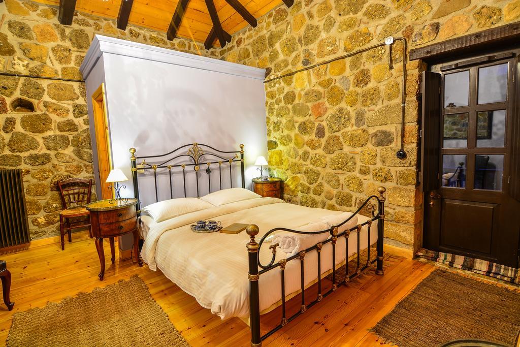 Varnevo Guesthouse Ano Trikala Eksteriør billede