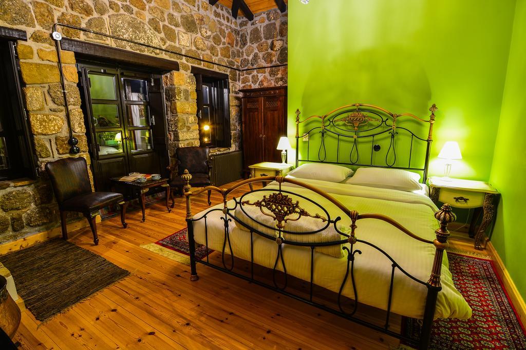 Varnevo Guesthouse Ano Trikala Eksteriør billede